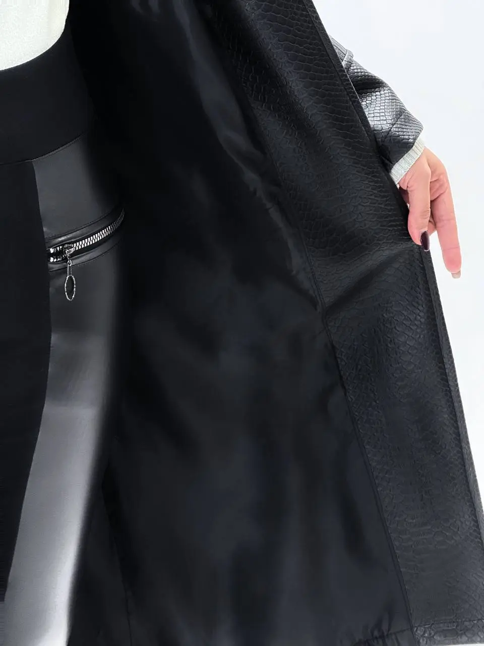 3543 - پالتو چرم شاهان